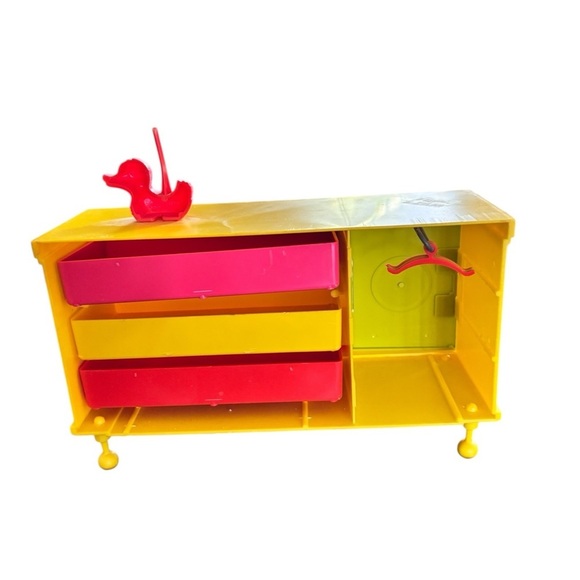 Vintage 1964 Suzy Cute Doll Crib Dresser Armoire Closet Yellow Orange Coat Rack - Picture 10 of 12